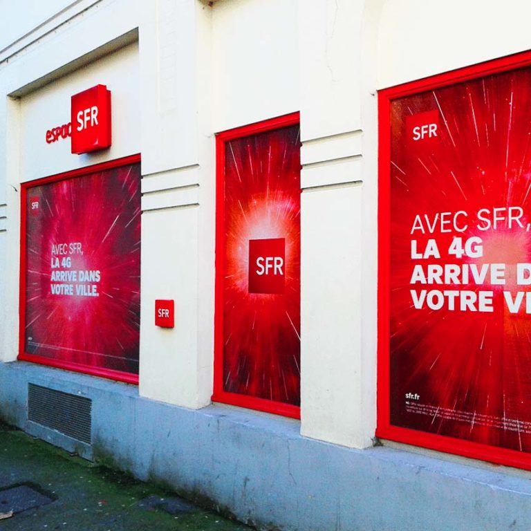 SFR France – Adhésif vitrine