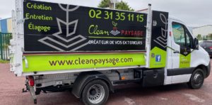 Un joli covering pour le camion de la société Clean Paysage